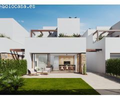 Chalet de 2 dorm. a la venta con sótano en un exclusivo complejo cerca de la playa del Mar Menor.