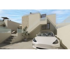 Villa independiente a la venta con 3 dormitorios y piscina privada en Ciudad Quesada.