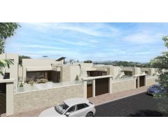 Villa independiente a la venta con 3 dormitorios y piscina privada en Ciudad Quesada.