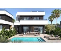 Chalet independiente con 3 dormitorios y piscina privada a la venta en Ciudad Quesada(Alicante).