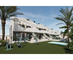 Bungalow de planta alta de 3 dormitorios con solarium privado a la venta en Pilar de la Horadada
