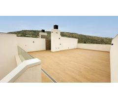 Bungalow de planta alta de 3 dormitorios con solarium privado en Golf Resort en Algorfa(Alicante)