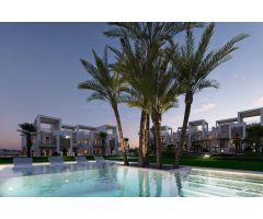 Bungalow de planta alta de 2 dormitorios con solarium privado a la venta en Ciudad Quesada