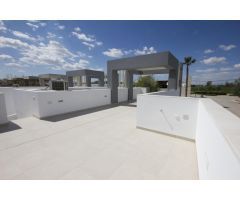 Bungalow de planta alta de 3 dormitorios con solarium privado a la venta en San Fulgencio(Alicante).