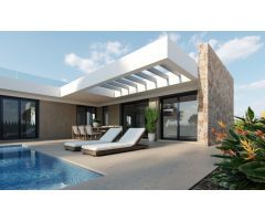 Chalet de 3 dormitorios en una planta con solarium y piscina privada en Golf Resort, Murcia