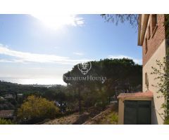 Casa en venta para reformar con vistas al mar en Cabrils