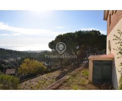 Casa en venta para reformar con vistas al mar en Cabrils