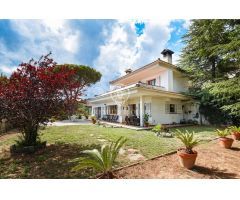 Casa en venta en Sant Cebrià con vistas al mar