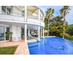 Villa con espectaculares vistas al mar en Lloret de Mar