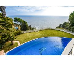 Villa con espectaculares vistas al mar en Lloret de Mar