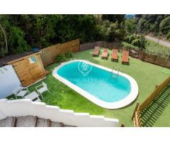 Casa en venta con piscina en Sant Cebrià de Vallalta