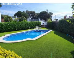 Casa en venta con vistas al mar y piscina en Sant Cebrià de Vallalta