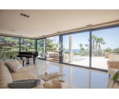 Exclusiva casa en venta con espectaculares vistas al mar y gran privacidad