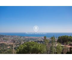 Espectacular Casa en Alella con Vistas al Mar y Dos Viviendas