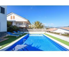 Casa en venta con fantásticas vistas y piscina en Sant Pol de Mar