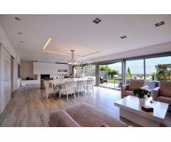 Moderna casa a tres vientos con zona comunitaria en venta en Cabrera de Mar