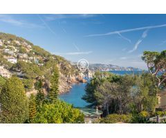 Casa en venta con bonitas vistas al mar en Cala Sant Francesc