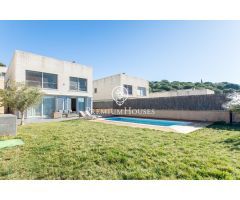 Espectacular Residencia con Piscina y Vistas en Cabrils, Zona Can Valls