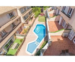 Adosado en venta en Tiana, espacioso y bien distribuido