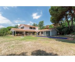 Bonita casa a la venta con vistas al mar en Sant Vicenç de Montalt