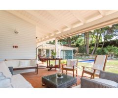 Bonita casa a la venta con vistas al mar en Sant Vicenç de Montalt