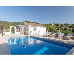 Fabulosa casa con piscina y licencia turística en venta en Tordera