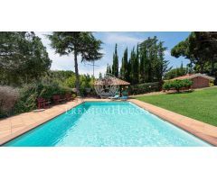Casa en venta de una sola planta, con piscina y excelentes vistas en Sant Andreu de Llavaneres