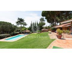 Casa en venta de una sola planta, con piscina y excelentes vistas en Sant Andreu de Llavaneres