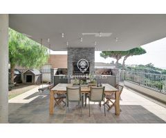 Casa a la venta en Caldes dEstrac con espectaculares vistas mar y montaña