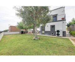Casa a la venta en Caldes dEstrac con espectaculares vistas mar y montaña