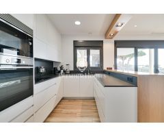 Casa a la venta en Caldes dEstrac con espectaculares vistas mar y montaña
