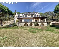 Preciosa casa estilo inglés situada en l’Ametlla del Vallès
