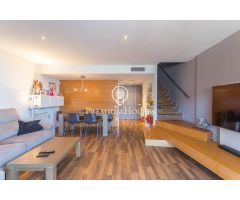 Casa adosada en venta en primera línea de mar en Sant Pol de Mar