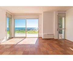 Casa en venta en Sant Vicenç de Montalt con espectaculares vistas al mar