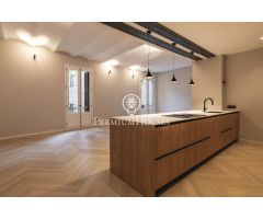 Piso recién reformado delante de la Catedral de Barcelona