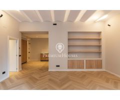 Piso recién reformado delante de la Catedral de Barcelona