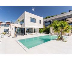 Casa en venta en Sant Vicenç de Montalt con espectaculares vistas al mar