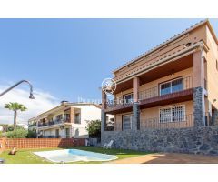 Casa independiente con piscina privada y vistas al mar en Arenys de Mar