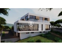Casa en construcción zona exclusiva de El Mirador en Sant Andreu de Llavaneres con piscina