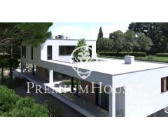 Casa en construcción zona exclusiva de El Mirador en Sant Andreu de Llavaneres con piscina