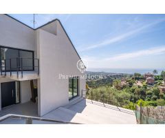 Casa en venta en Alella con vistas panorámicas al mar