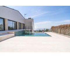 Casa en venta en Alella con vistas panorámicas al mar