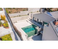 Casa en venta en Alella con vistas panorámicas al mar