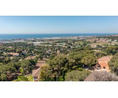 Magnífica parcela con vistas al Mar en Montcabrer