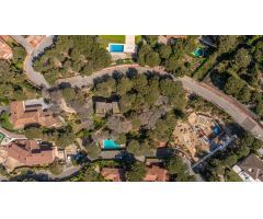Magnífica parcela con vistas al Mar en Montcabrer