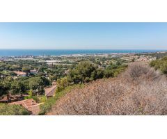 Magnífica parcela con vistas al Mar en Montcabrer