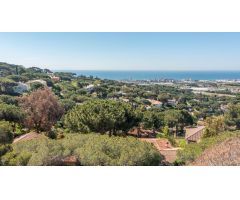 Magnífica parcela con vistas al Mar en Montcabrer