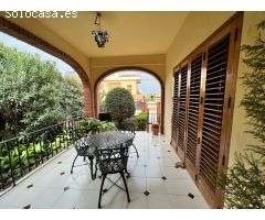 CHALET PARA ENTRAR A VIVIR, CERCA DE LA POBLACION