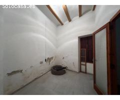 CASA SITUADA EN BUENA ZONA, CON SOLAR DE 156 METROS