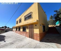 Chalet con Potencial en Urb. Camp Lliria